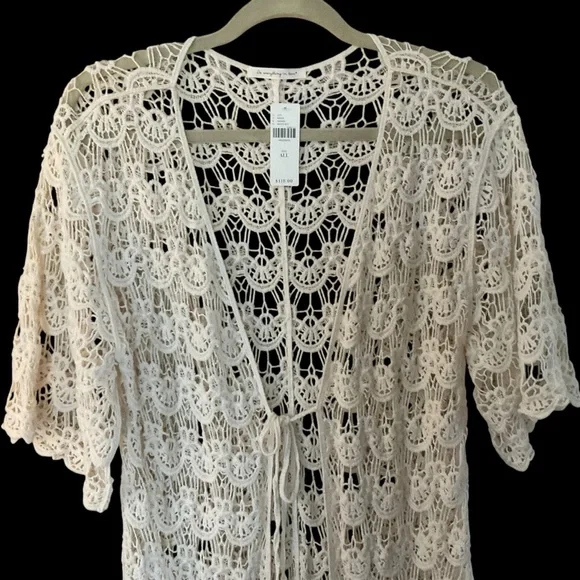 Do Everything in Love White Crochet Lace Duster Kimono One Size NWT - Picture 2 of 5